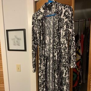 Express Black and White Animal Print Long robe house coat sz Small